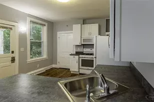 527 Riddle Rd, Cincinnati, OH 45220 - Photo 2