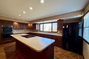 839 Summerfield Ln, Springdale, OH 45240 - Photo 6