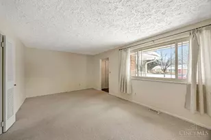 147 N Ruskin Dr, Springdale, OH 45246 - Photo 8