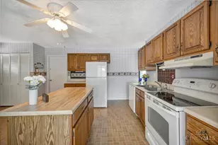 147 N Ruskin Dr, Springdale, OH 45246 - Photo 12