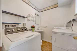 147 N Ruskin Dr, Springdale, OH 45246 - Photo 14