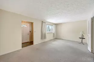 147 N Ruskin Dr, Springdale, OH 45246 - Photo 6