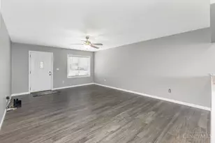 10061 Sturgeon Ln, Colerain Township, OH 45251 - Photo 4