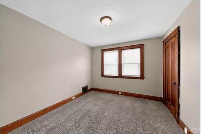 1059 Lockman Avenue, Cincinnati, OH 45238 - Photo 4