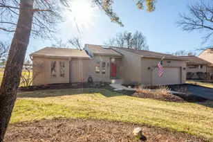 33 Carpenters Ridge, Blue Ash, OH 45241 - Photo 2