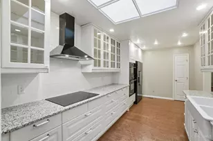 10432 Hickory Point Dr, Blue Ash, OH 45242 - Photo 8