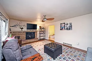 7960 Ruth Ct, West Chester, OH 45069 - Photo 4