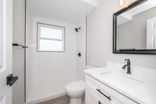 1476 Foxwood Dr, Cincinnati, OH 45231 - Photo 10