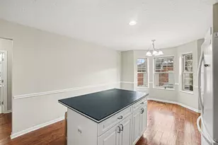 5491 Asbury Lake Dr, Green Township, OH 45247 - Photo 8