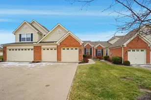 2002 Commons Cir Dr, Batavia Township, OH 45103 - Photo 2