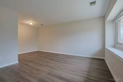 238 Diston Lane, Springdale, OH 45246 - Photo 6