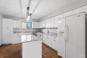 6880 Rackview Rd, Green Township, OH 45248 - Photo 10