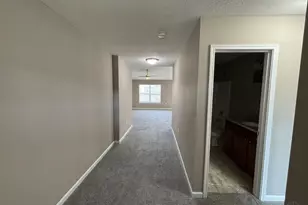 2029 Waynedale Ct, Middletown, OH 45044 - Photo 2