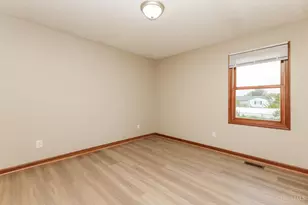 6933 Torrington Dr, Franklin Township, OH 45005 - Photo 10