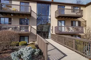 2048 Woodtrail Dr, Fairfield, OH 45014 - Photo 2