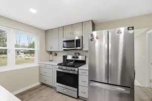 3914 Dieckman Ln, Union Township, OH 45245 - Photo 12