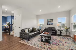 2311 Sir Barton Dr, Hamilton Township, OH 45152 - Photo 8