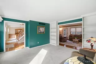 1083 Stratford Hill Dr, Anderson Township, OH 45230 - Photo 8