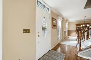 1083 Stratford Hill Dr, Anderson Township, OH 45230 - Photo 4