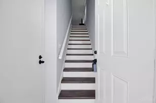 2508 Mustang Dr, Cincinnati, OH 45211 - Photo 4