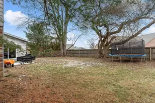 375 Curtis Dr, Wilmington, OH 45177 - Photo 2