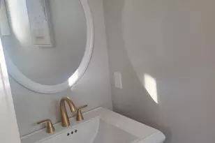 325 E Sharon Rd, Glendale, OH 45246 - Photo 10