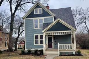 325 E Sharon Rd, Glendale, OH 45246 - Photo 1