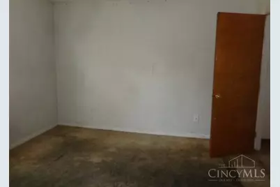 2413 Buckingham Court, Middletown, OH 45044 - Photo 8