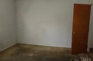 2413 Buckingham Ct, Middletown, OH 45044 - Photo 8