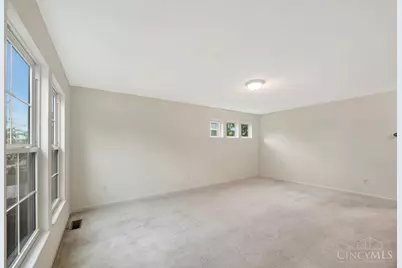 723 Grande Oaks Drive, Hamilton Township, OH 45152 - Photo 4