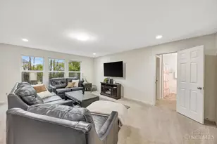 723 Grande Oaks Dr, Hamilton Township, OH 45152 - Photo 16