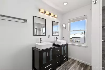 734 W Court, Cincinnati, OH 45203 - Photo 34