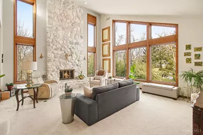 6195 Squirrelwoods Lane, Green Township, OH 45247 - Photo 4