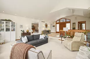 6195 Squirrel Woods Ln, Green Township, OH 45247 - Photo 6