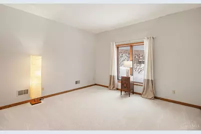 6195 Squirrelwoods Lane, Green Township, OH 45247 - Photo 22