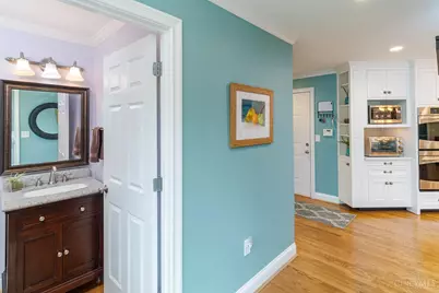 625 Hilltop Lane, Wyoming, OH 45215 - Photo 16