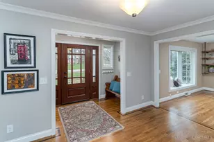 625 Hilltop Ln, Wyoming, OH 45215 - Photo 6