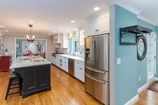 625 Hilltop Ln, Wyoming, OH 45215 - Photo 12