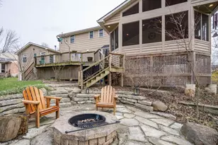 625 Hilltop Ln, Wyoming, OH 45215 - Photo 38