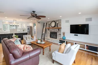 625 Hilltop Lane, Wyoming, OH 45215 - Photo 8