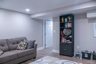 625 Hilltop Ln, Wyoming, OH 45215 - Photo 48