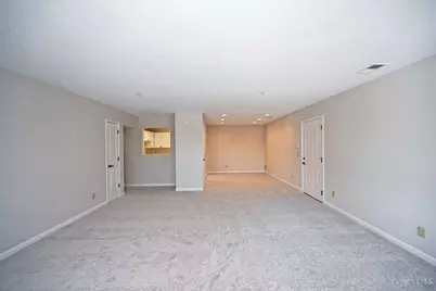 228 Edinburgh Lane, Springdale, OH 45246 - Photo 8
