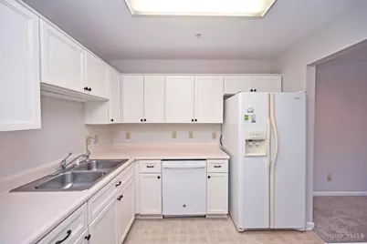 228 Edinburgh Lane, Springdale, OH 45246 - Photo 18