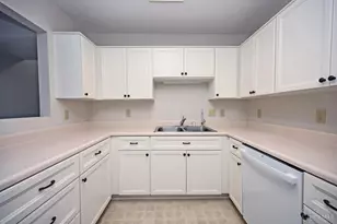 228 Edinburgh Ln, Springdale, OH 45246 - Photo 16