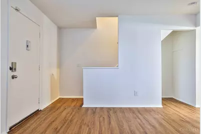 1556 Meredith Drive #1, Springfield Township, OH 45231 - Photo 4