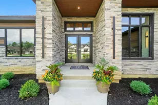 1890 Horseshoe Bend, Washington Twp, OH 45458 - Photo 4