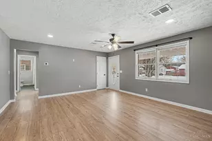 1910 Campbell Dr, Aberdeen, OH 45101 - Photo 2