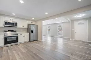 5260 Beechview Dr, Huber Heights, OH 45424 - Photo 8