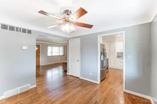 7218 Longfield Dr, Cincinnati, OH 45243 - Photo 6