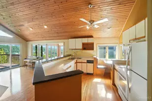 2088 Raeburn Dr, Cincinnati, OH 45223 - Photo 10